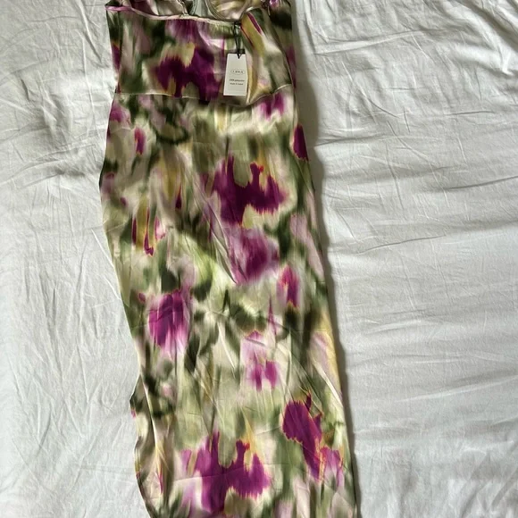 Small- asymmetrical dress - Picture 5 of 6